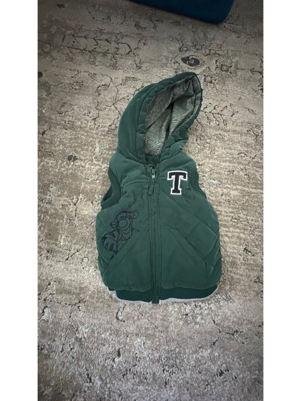 Disney tigger green vest 6-9m Y2K